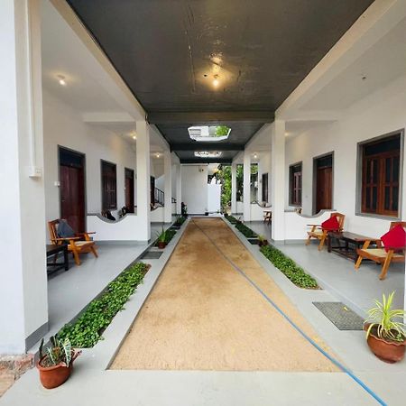 Zimbay Guest House Arugam Bay Exterior photo