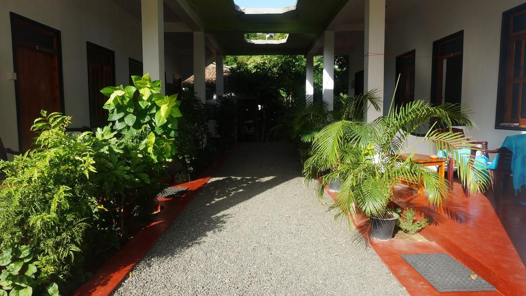 Zimbay Guest House Arugam Bay Exterior photo